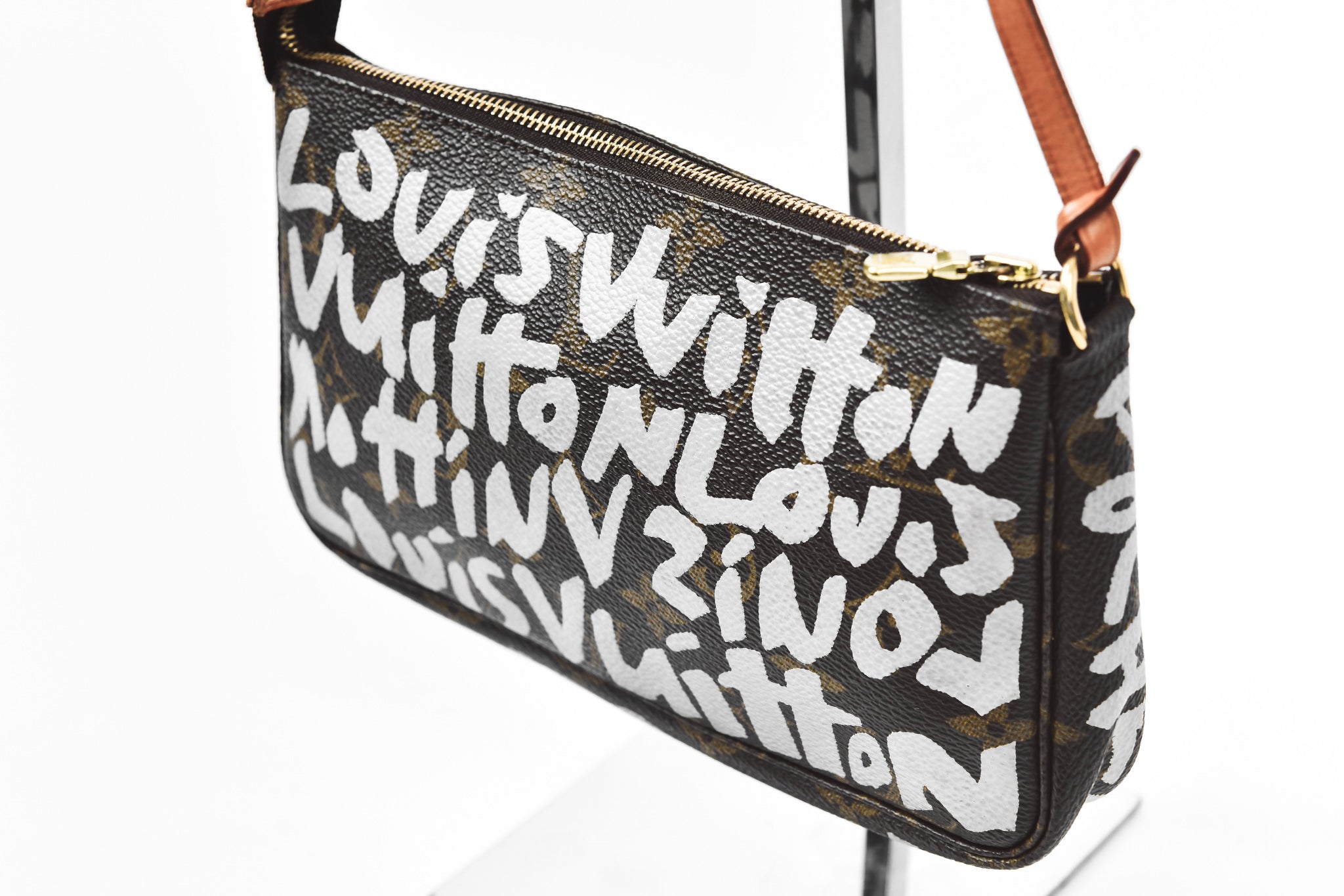 LOUIS VUITTON Louis Vuitton x Stephen Sprouse Limited Edition Graffiti Pochette Accessories Bag White - Vault 55