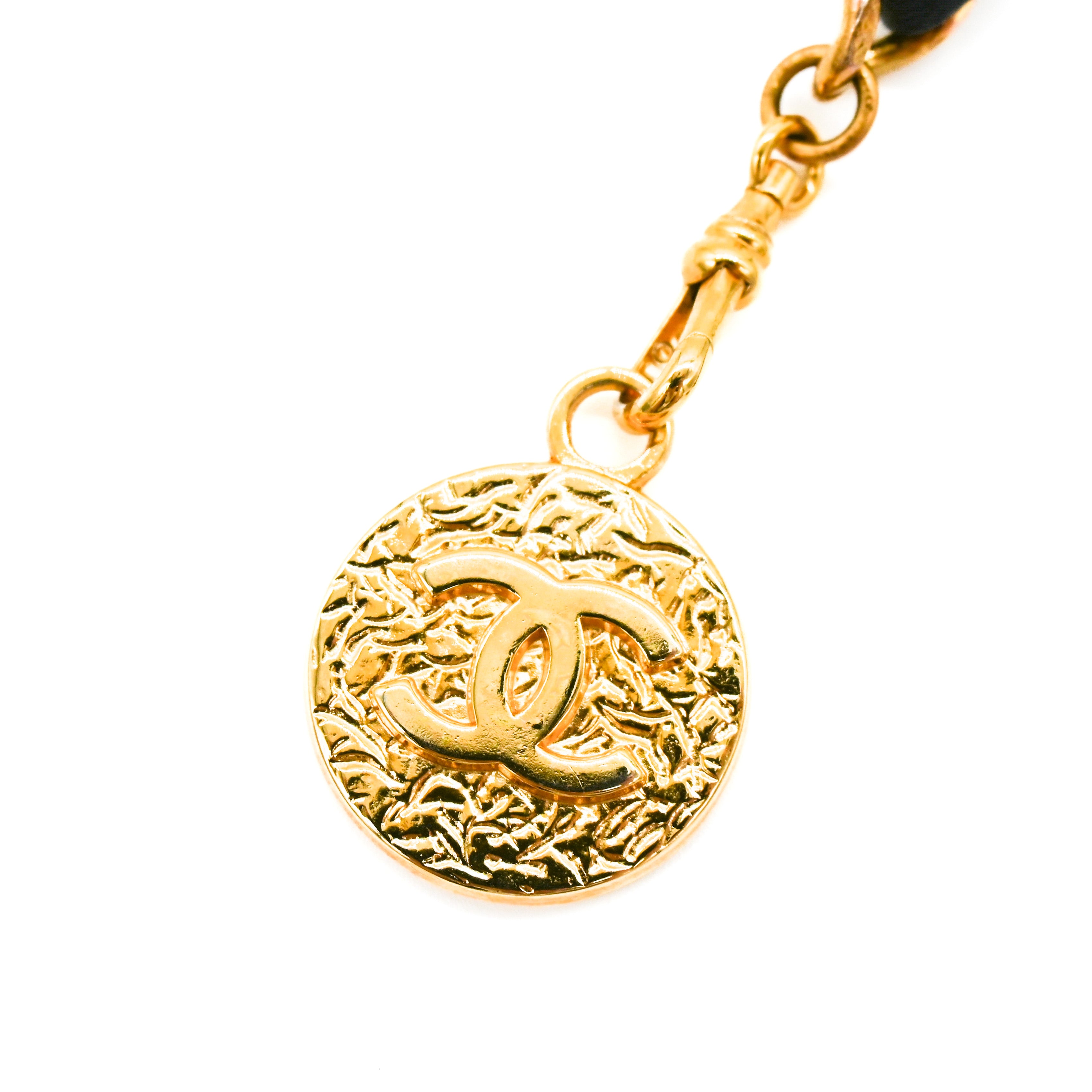CHANEL Chanel 1982 Vintage Medallion Black Leather Chain Link Belt - Vault 55