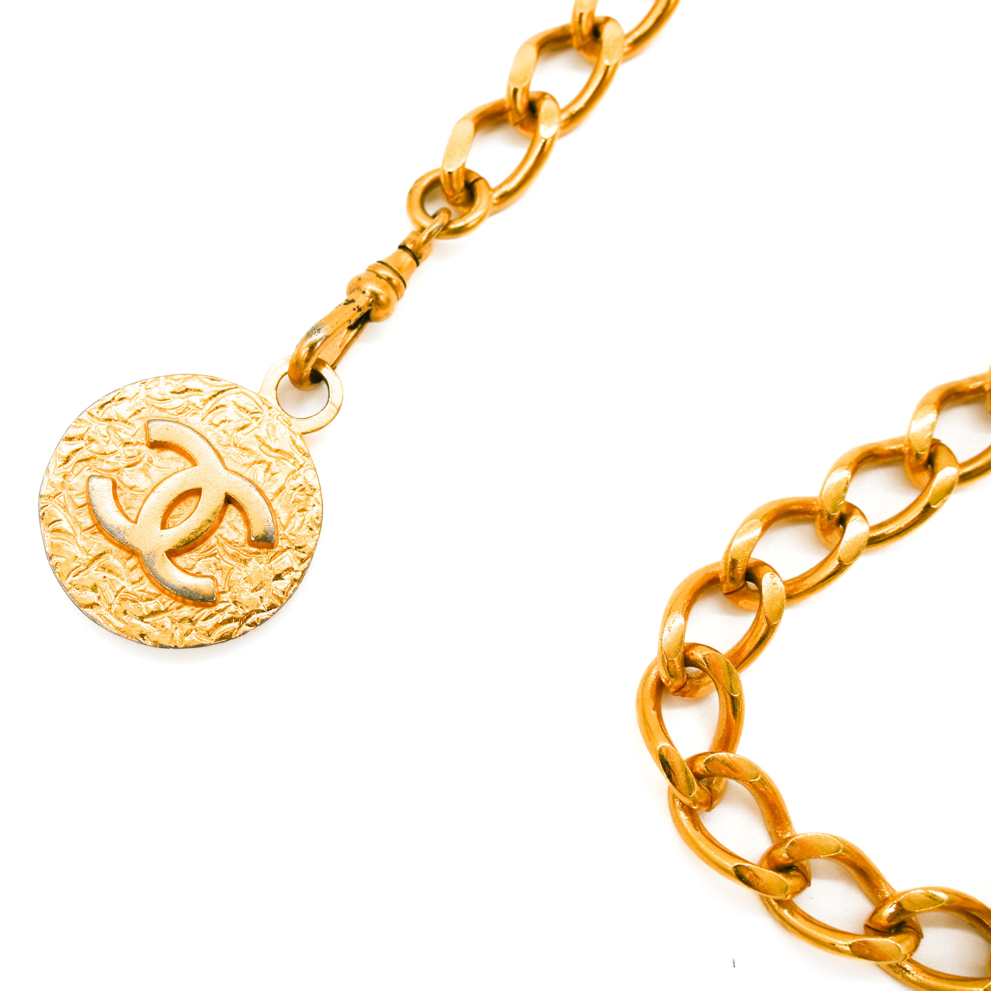 CHANEL Chanel 1982 Vintage Medallion Chain Link Belt - Vault 55