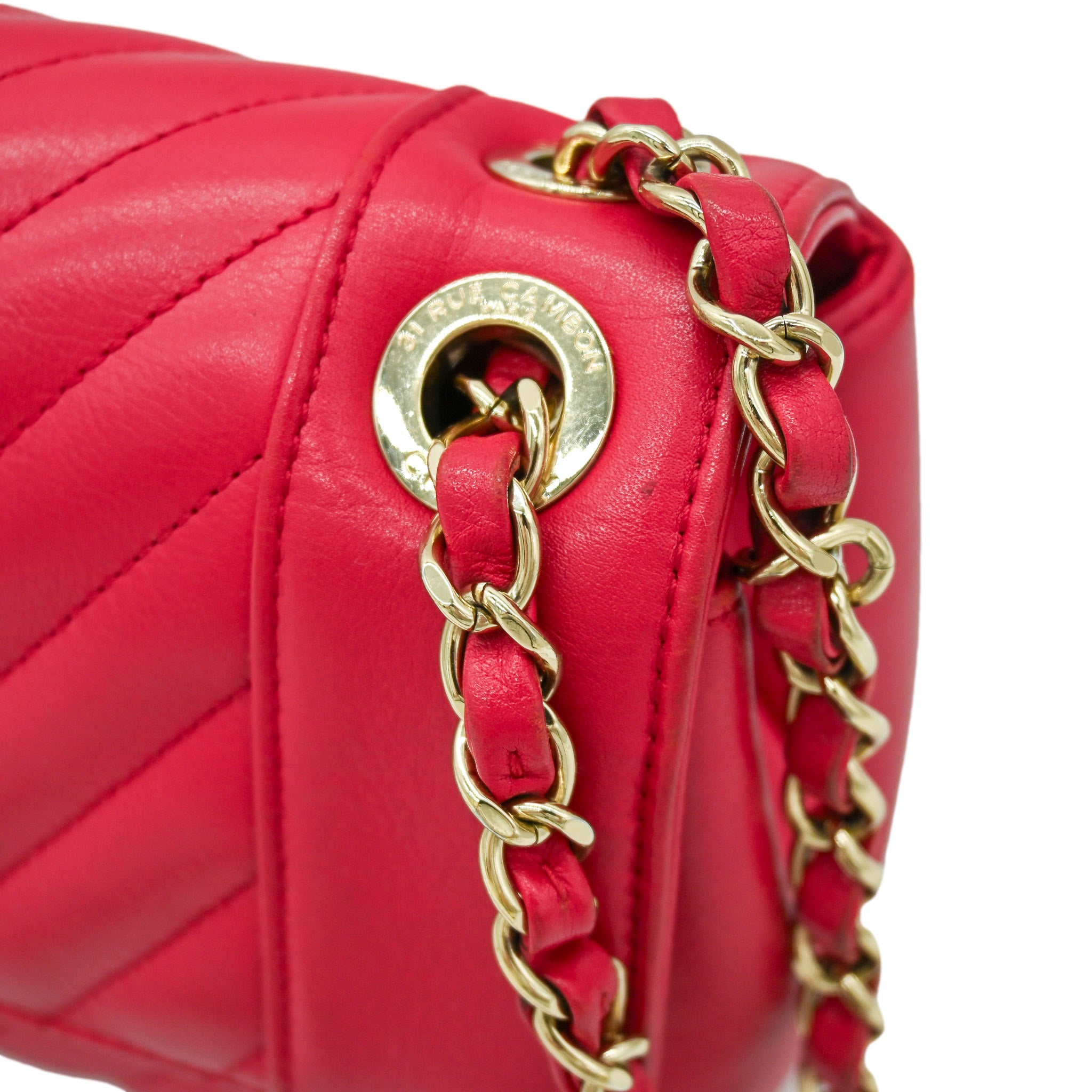 CHANEL Chanel Chevron Daily Small Flap Bag Red - Vault 55