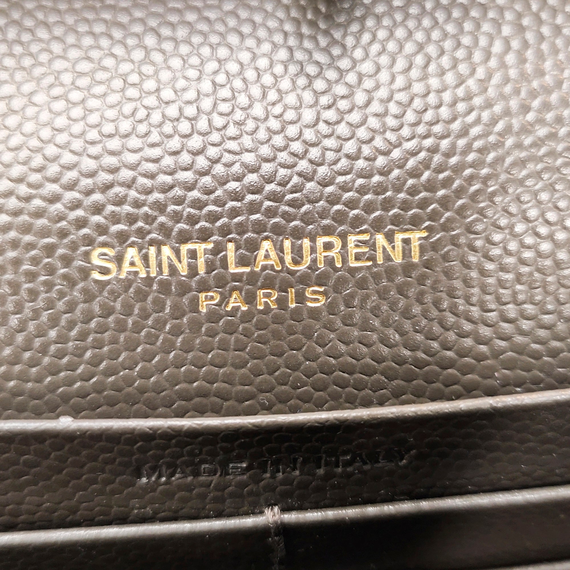 SAINT LAURENT *Saint Laurent Cassandra Envelope Grain de Poudre Crossbody Bag in Dark Gray - Vault 55