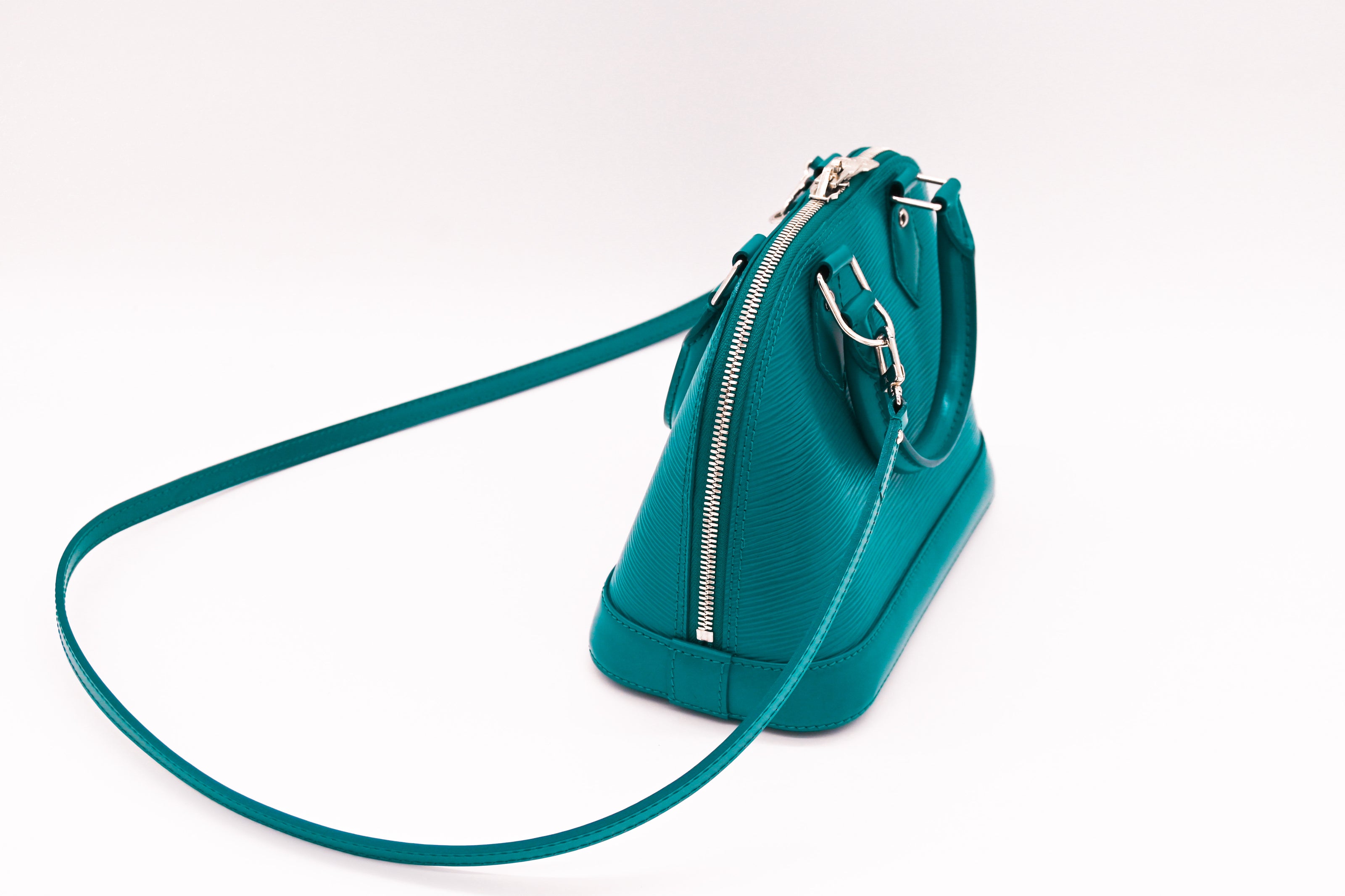 Patent leather handbag Louis Vuitton Turquoise in Patent leather