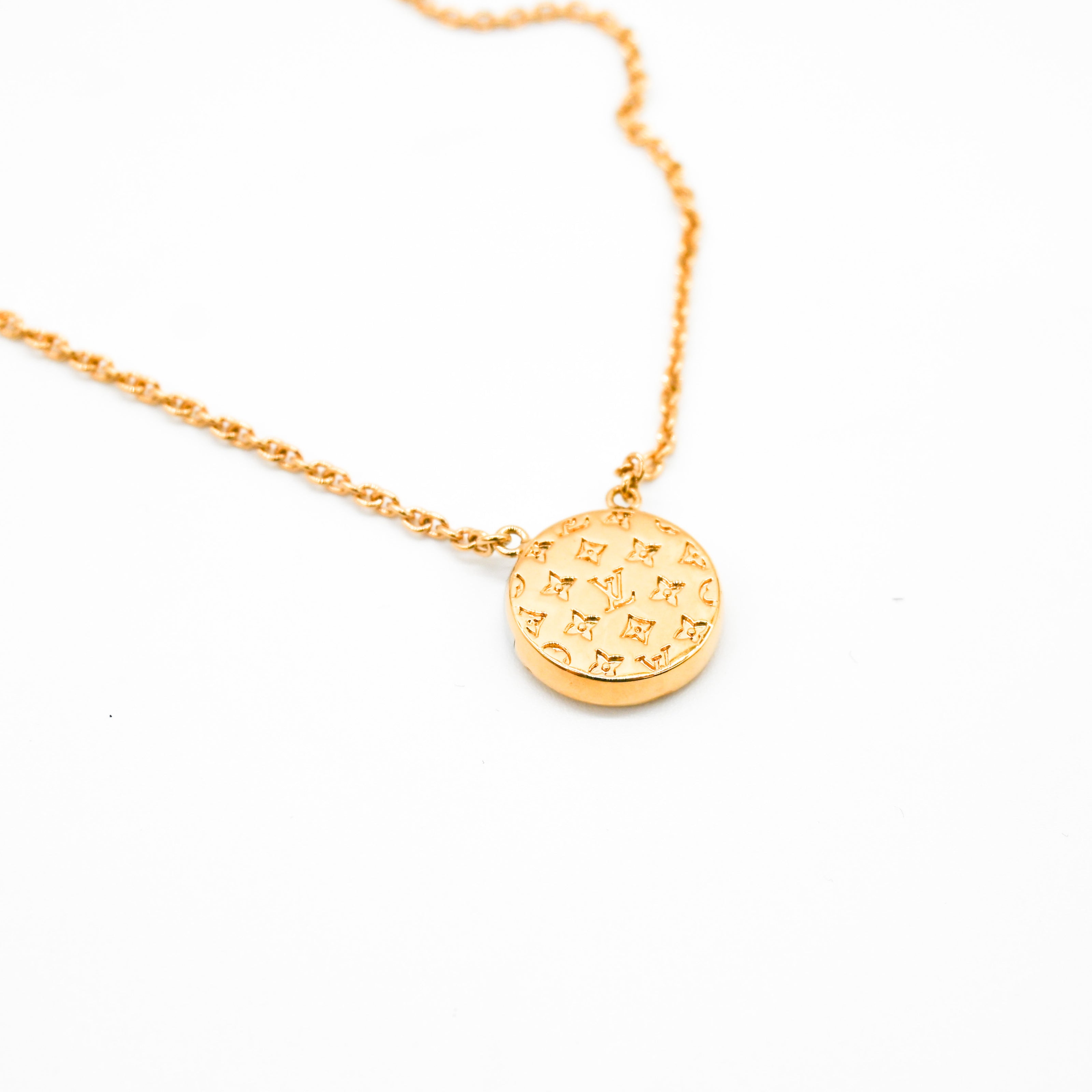 Louis Vuitton Circle Medallion Necklace – Vault 55